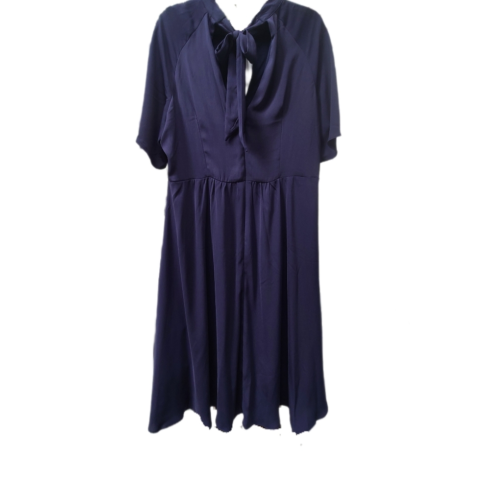 CITY CHIC + Nordstrom Navy Blue Cut Out V-neck Split Sleeve Tie Back 16 - Picture 4 of 12